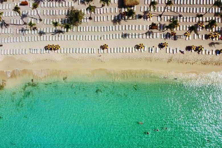 Vista de dron de la playa de Isla Catalina