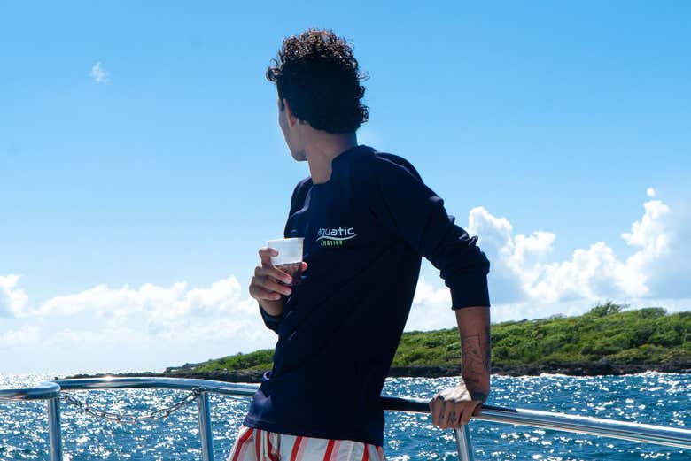 Admire the beautiful views Isla Catalina