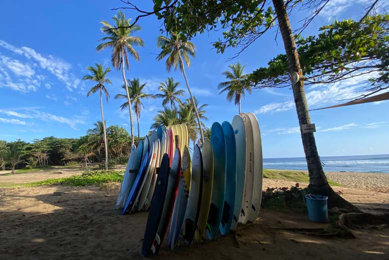 Disfrutaremos del ambiente surfero de la playa Encuentro