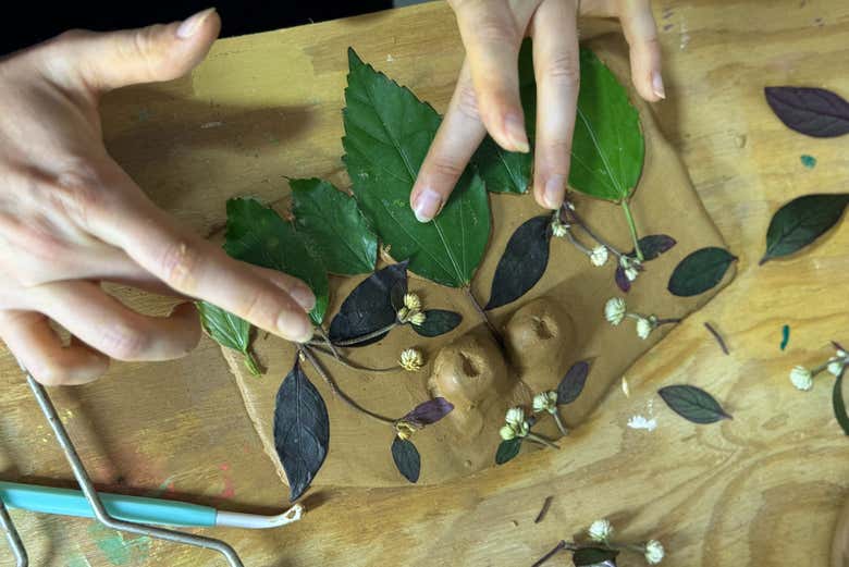 Moldeando una de las figuras