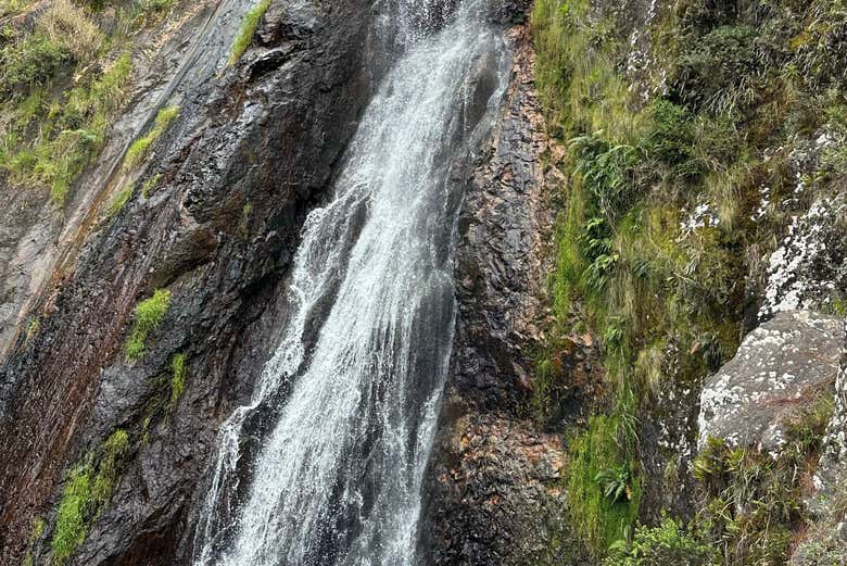 Salto de Aguas Blancas supera os 80 metros