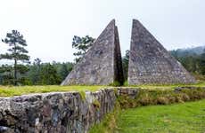Excursión a las pirámides de Valle Nuevo y Aguas Blancas