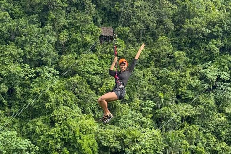 Volando por la selva de Samaná