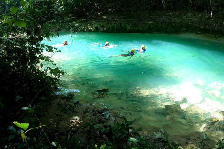 Aguas cristalinas de Las Caobas
