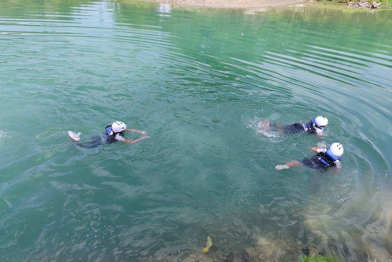 Nadando en aguas del río Yásica