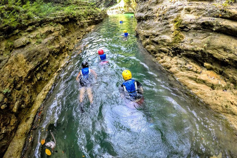 Swimming through the canyons in Cola de Pato