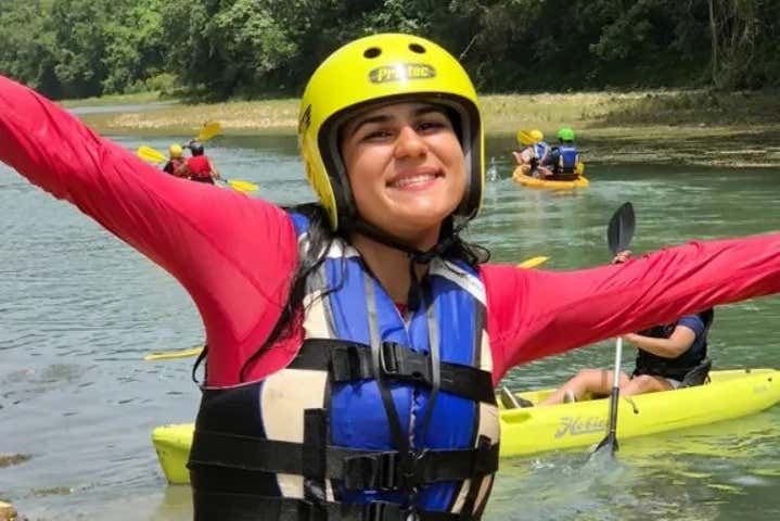 Preparada para remar por el río Yásica