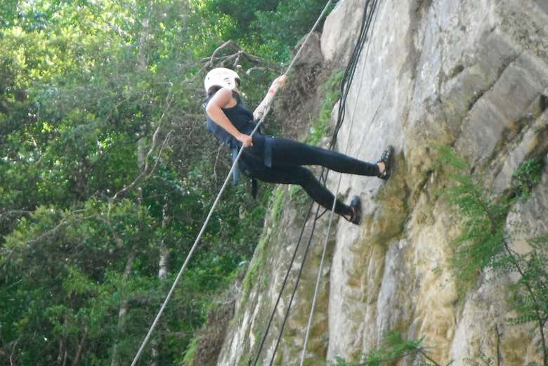 Practicando rápel en Jarabacoa