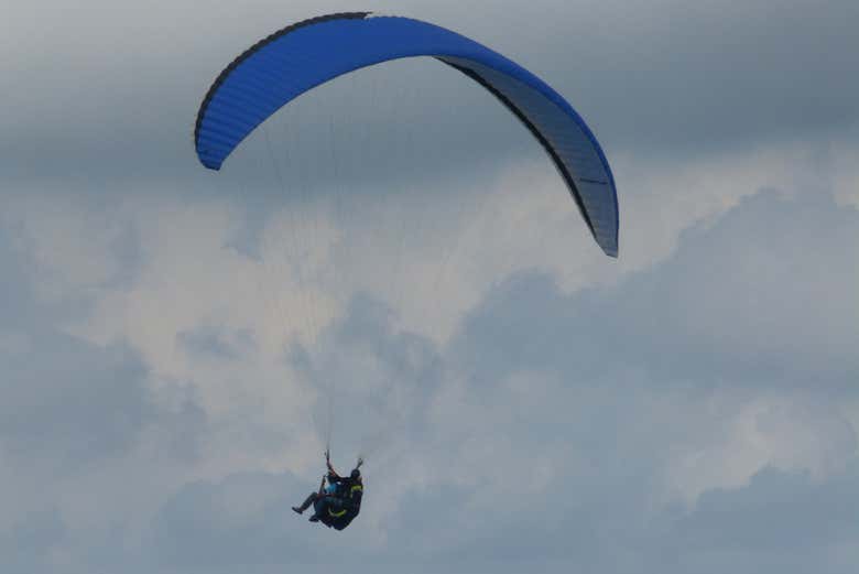 Volando en parapente