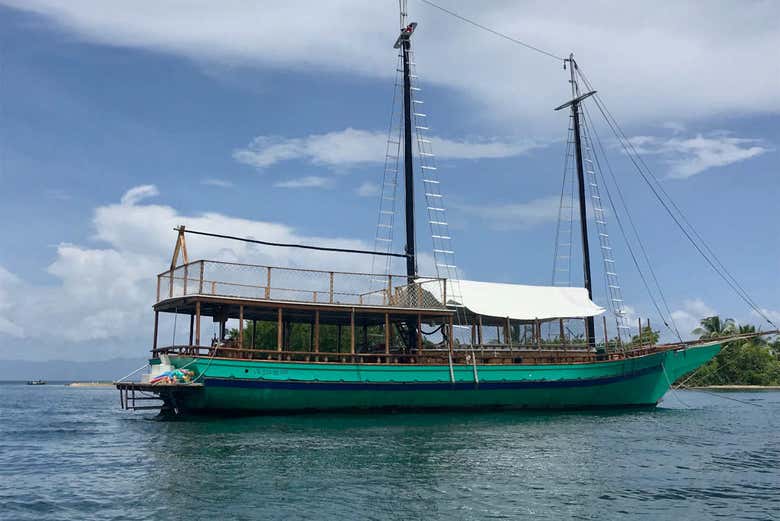 Barca dei pirati nel Parco Nazionale di Los Haitises