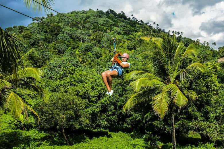 Circuito de tirolinas en Anamuya