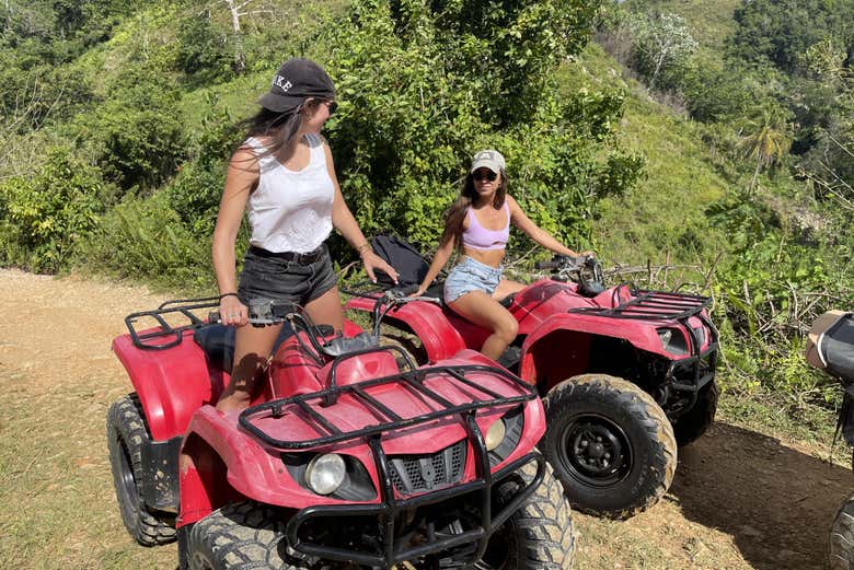 Recorriendo en quad los paisajes de Samaná