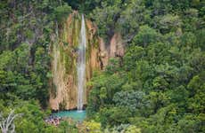 Trilha pela cascata El Limón