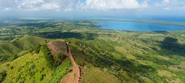 Excursión a Montaña Redonda y la playa Esmeralda