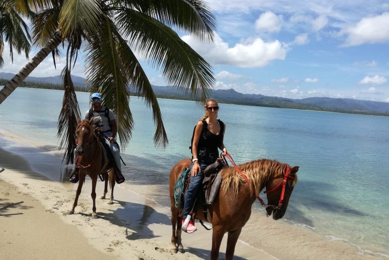Passeggiata a cavallo nella spiaggia di Arriba