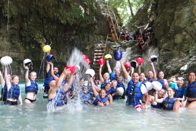 Disfrutando del baño en las cascadas