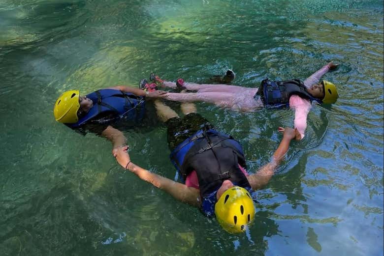 Disfrutando de un baño en el río Sonador