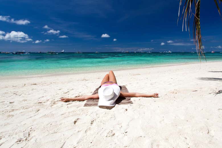 Tomando el sol en Cayo Arena