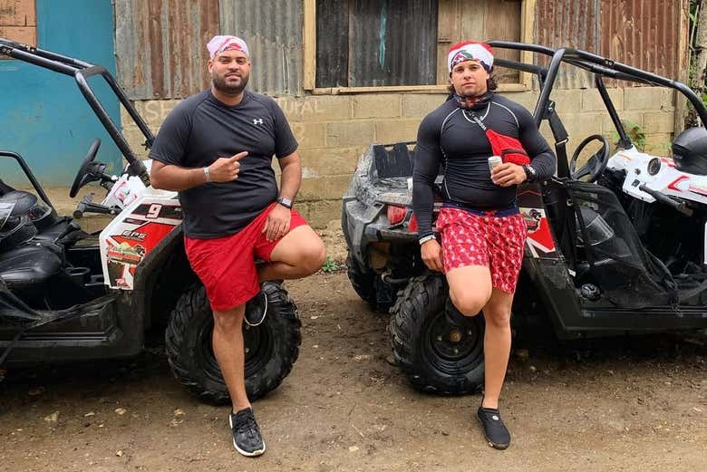 Listos para descargar adrenalina en los buggies