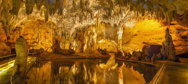 Cueva de las Maravillas & Altos de Chavón Tour