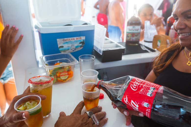 Disfrutaréis de una increíble barra libre a bordo
