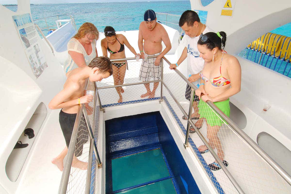 Disfrutando del paseo en catamarán