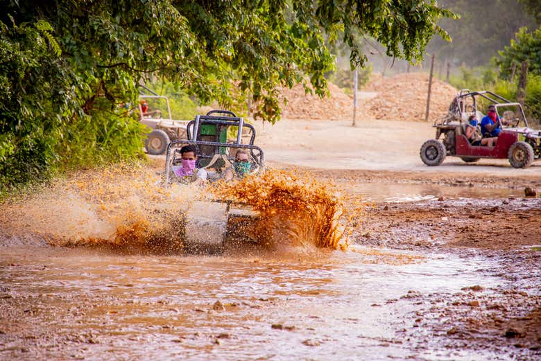 Conduciendo un buggy por Punta Cana