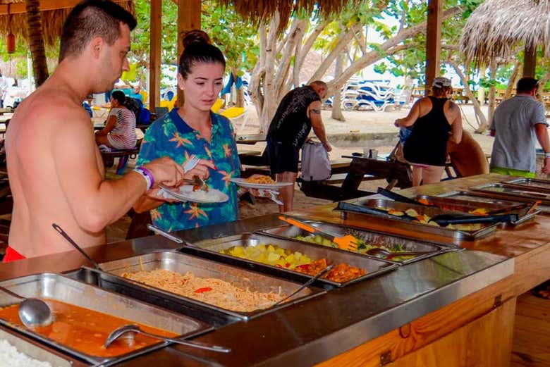 Tomaréis un almuerzo tipo buffet