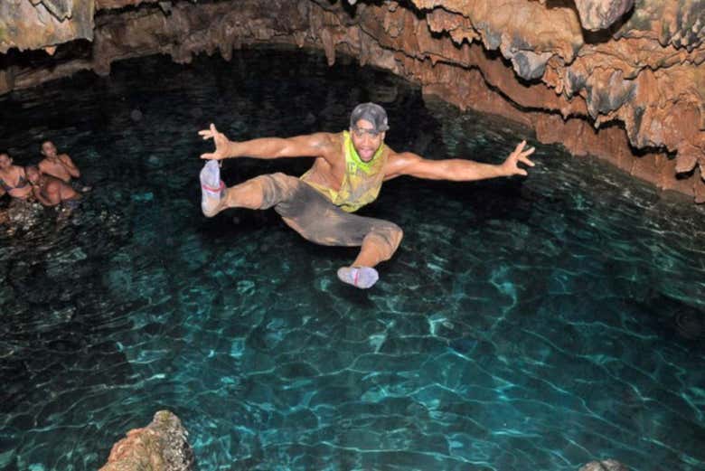 No manancial da Gruta Taína