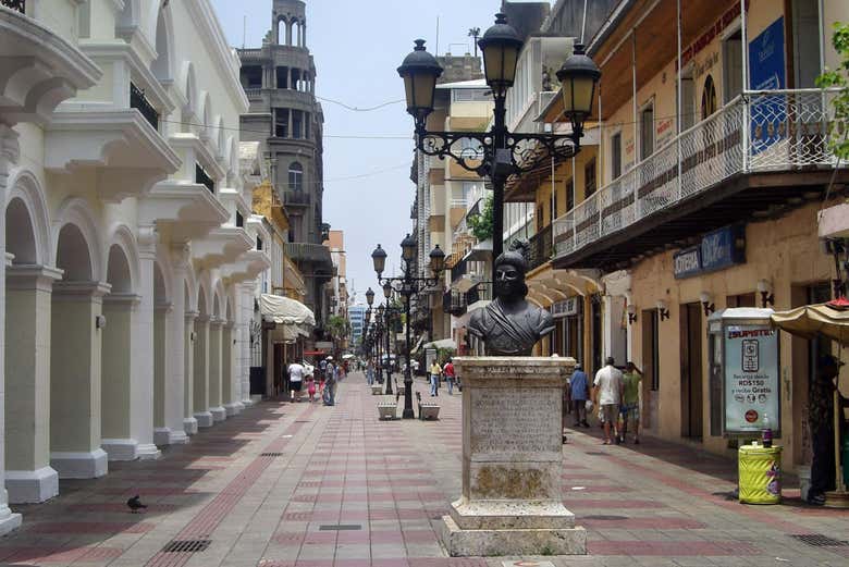 Callejuela en la Zona Colonial