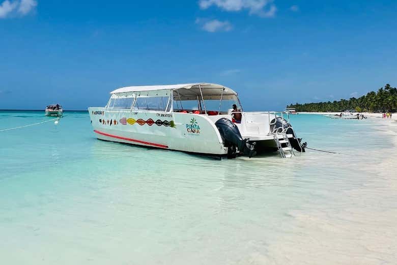 A lancha que nos levará à Ilha Saona