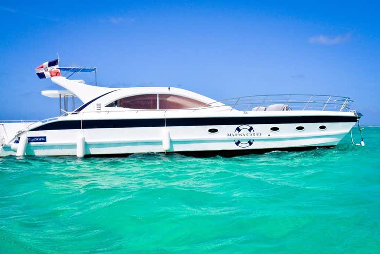 O catamarã que irá levá-lo