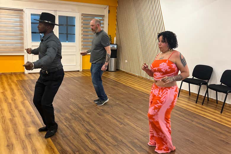 Aprendiendo los pasos caribeños