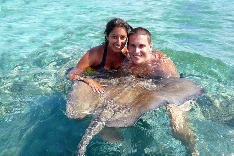 Nadando con mantarrayas