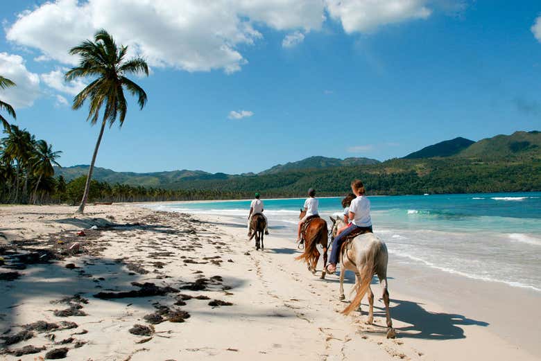 Passeio a cavalo por Samaná