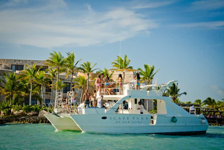 El catamarán durante la navegación en Punta Cana