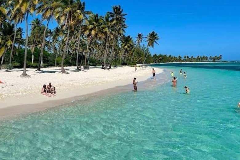 Visitaremos as praias mais lindas da Ilha Saona