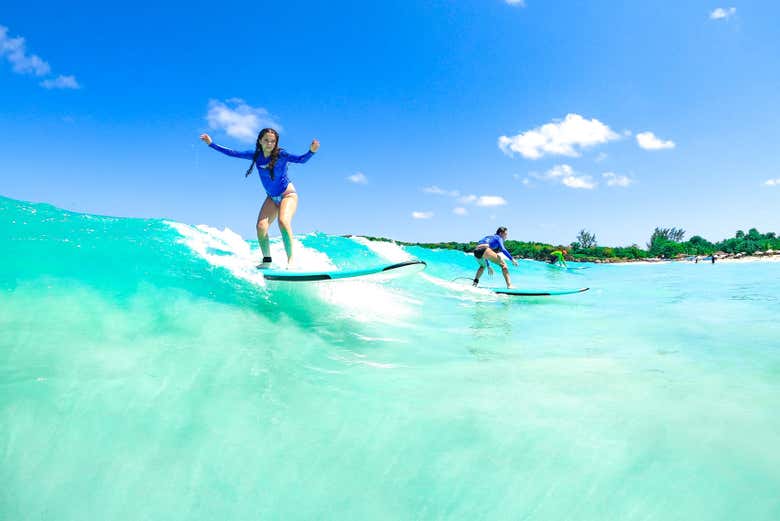 Participaréis en una clase privada de surf