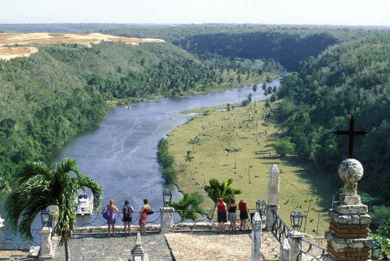 Contemplez la rivière Chavón depuis un belvédère