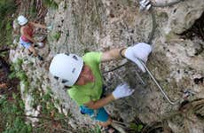 Rápel y vía ferrata en el acantilado del Farallón