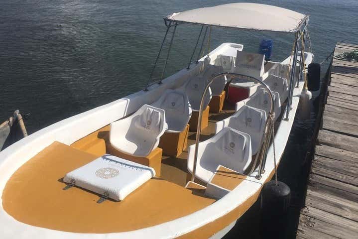 Lancha para o transporte entre as ilhas
