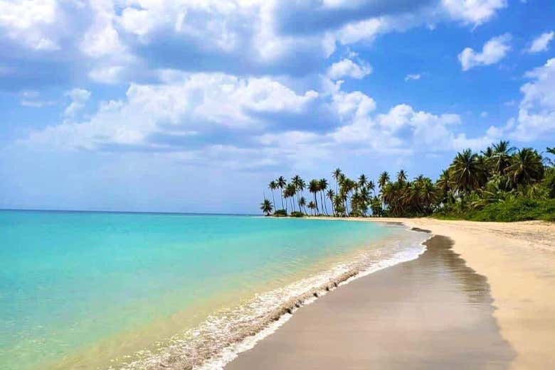 La bella playa Esmeralda