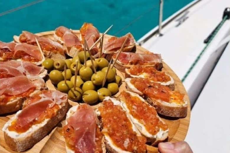 Enjoy delicious meals onboard