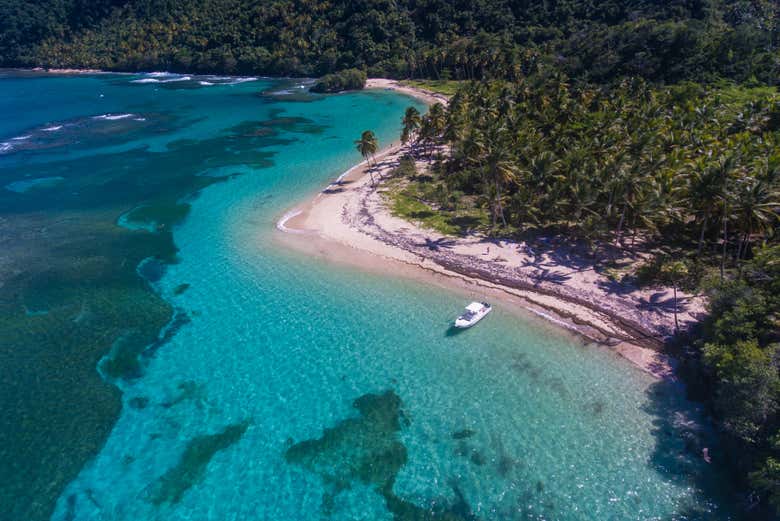 Playa Ermitaño y sus aguas cristalinas