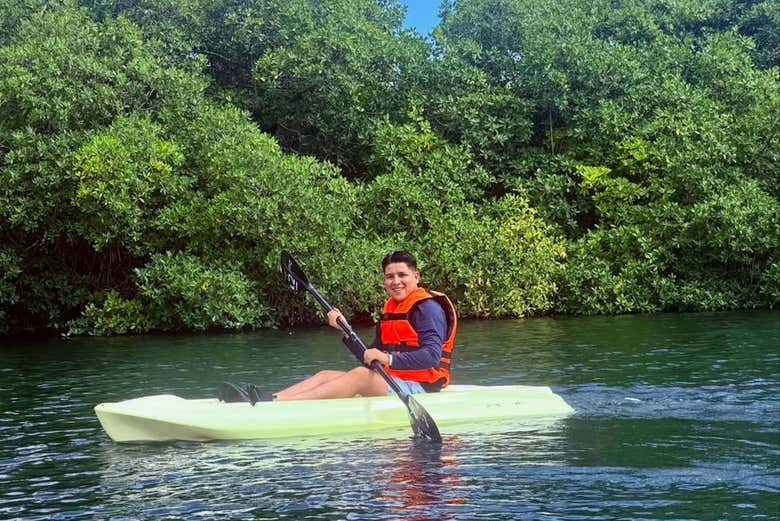 Paseo en kayak por Cayo Hondo