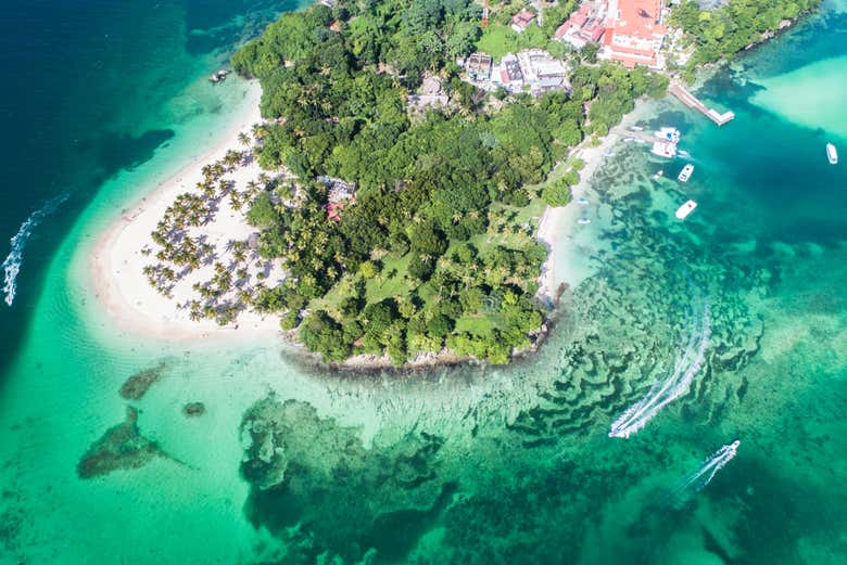 Vistas aéreas de Cayo Levantado