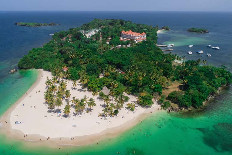Você passará um dia no paraíso de Cayo Levantado