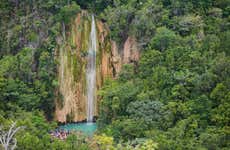 Trilha privada pela cascata El Limón