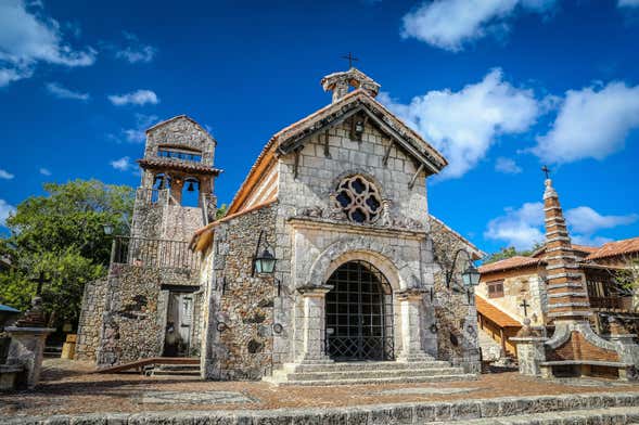 Fábrica de Barceló, Cueva de las Maravillas y Altos de Chavón