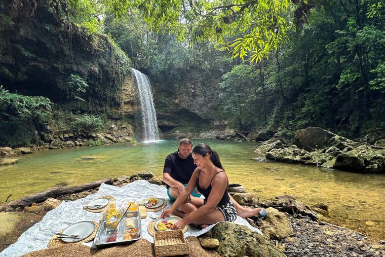 Desfrutando de um almoço em um entorno único